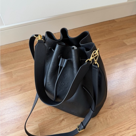 MCM Dessau Leather Bucket Bag - Picture 3 of 12